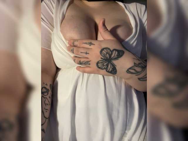 LiLiBet's BongaCams show and profile