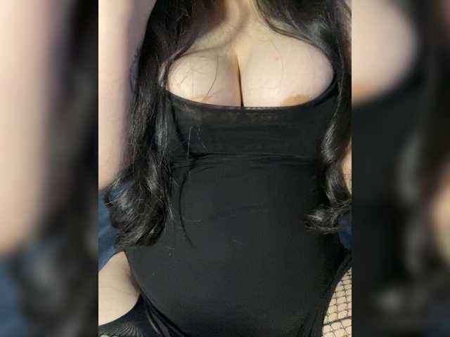 LiLiBet's BongaCams show and profile