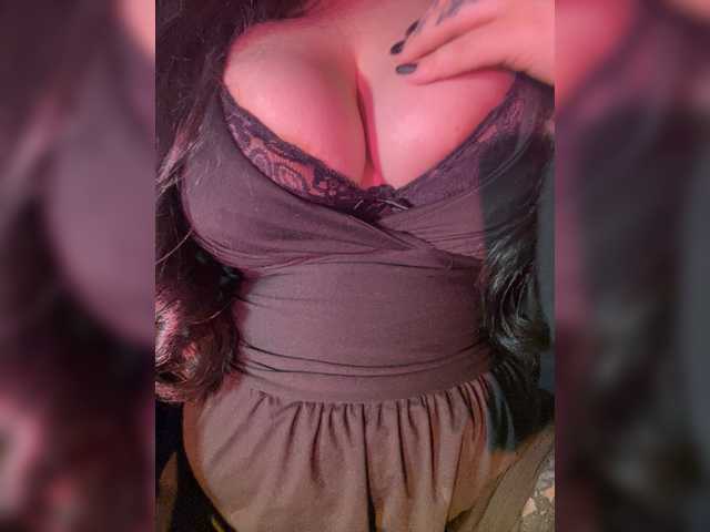 LiLiBet's BongaCams show and profile