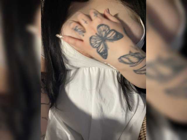 LiLiBet's BongaCams show and profile