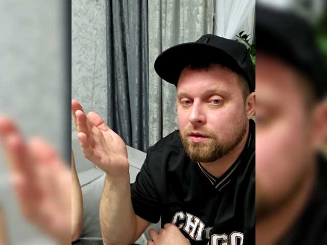 RIM-and-ARI's BongaCams show and profile