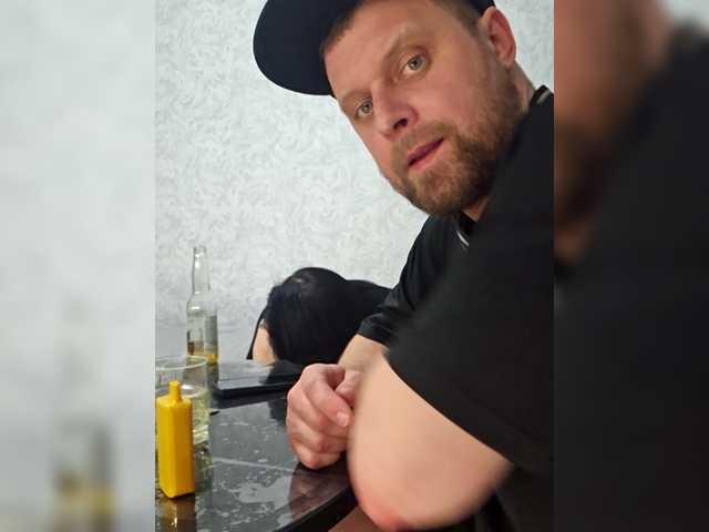 RIM-and-ARI's BongaCams show and profile