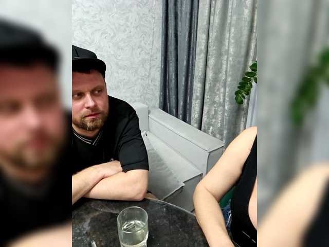 RIM-and-ARI's BongaCams show and profile