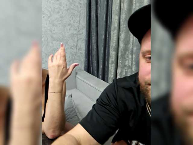 RIM-and-ARI's BongaCams show and profile