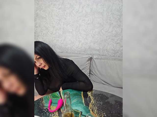 RIM-and-ARI's BongaCams show and profile