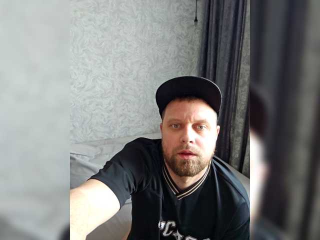 RIM-and-ARI's BongaCams show and profile