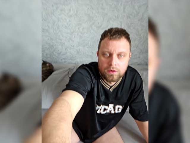 RIM-and-ARI's BongaCams show and profile