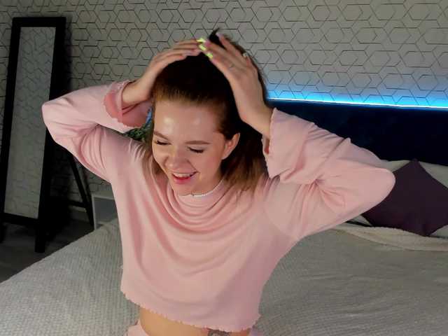 desiree-doll's BongaCams show and profile