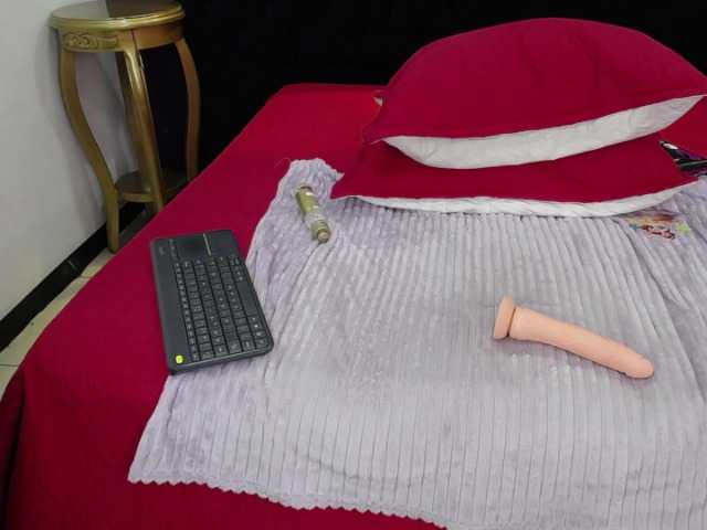 YumiViolet's BongaCams show and profile