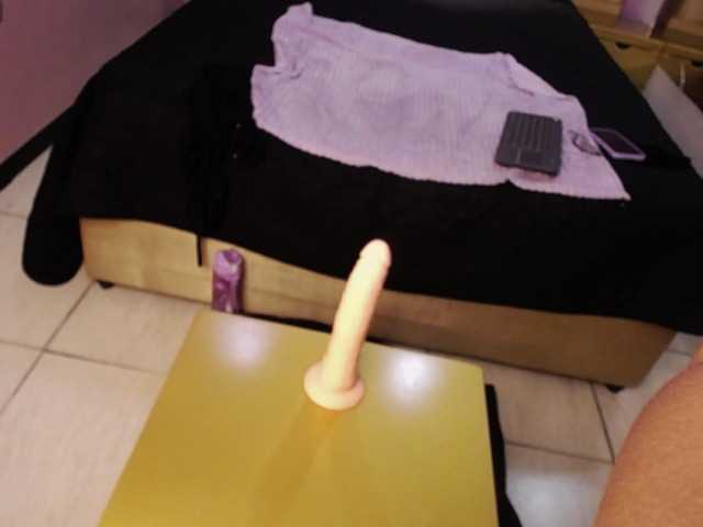 YumiViolet's BongaCams show and profile