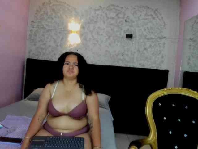 YumiViolet webcam