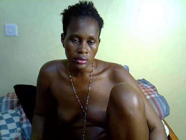 Curvy-goddessa's BongaCams show and profile