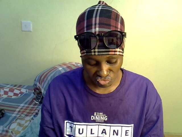 Curvy-goddessa's BongaCams show and profile