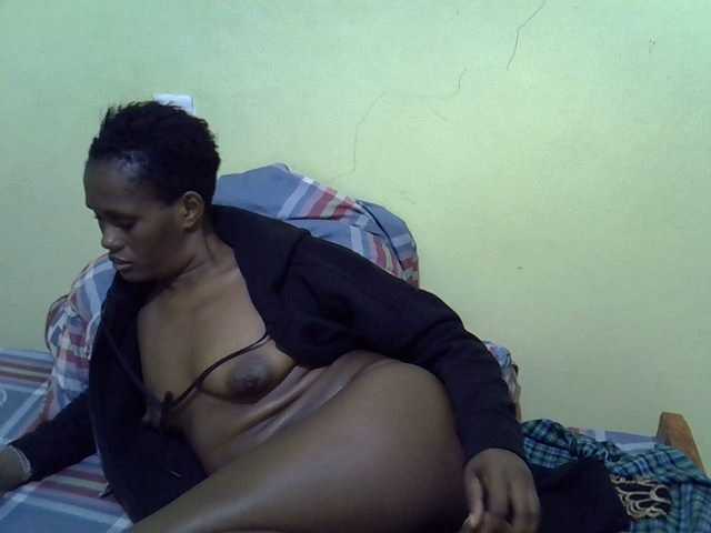 Curvy-goddessa's BongaCams show and profile