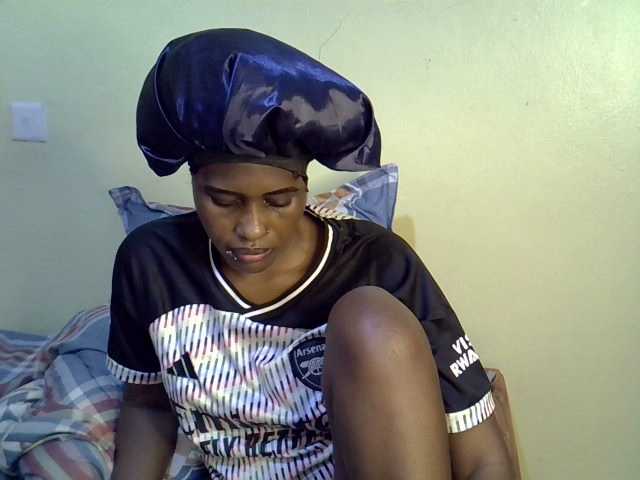 Curvy-goddessa live cam profile