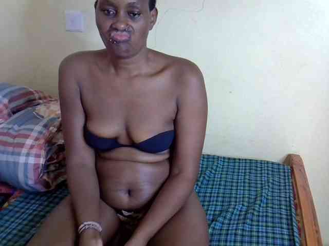 Curvy-goddessa Live Webcam on BongaCams