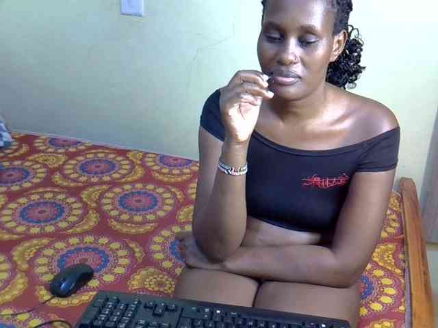 Curvy-goddessa Live Webcam on BongaCams