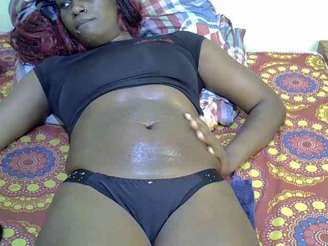 Curvy-goddessa Live Webcam on BongaCams