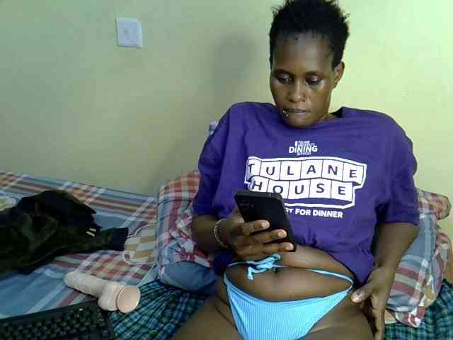 Curvy-goddessa webcam