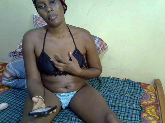 Curvy-goddessa webcam