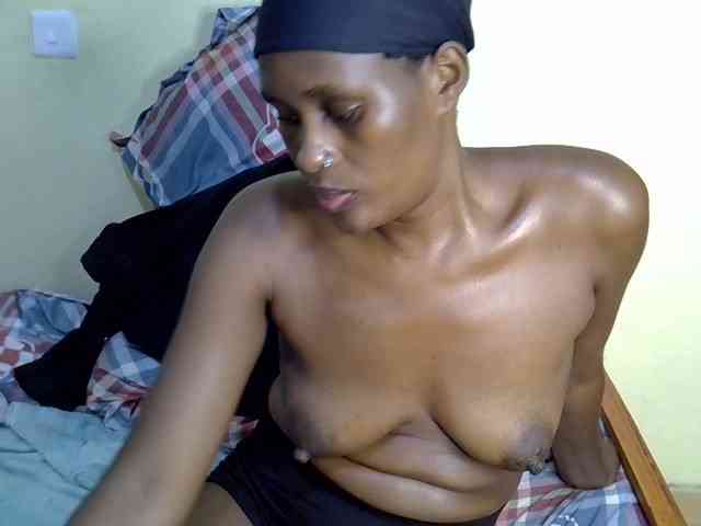 Curvy-goddessa webcam