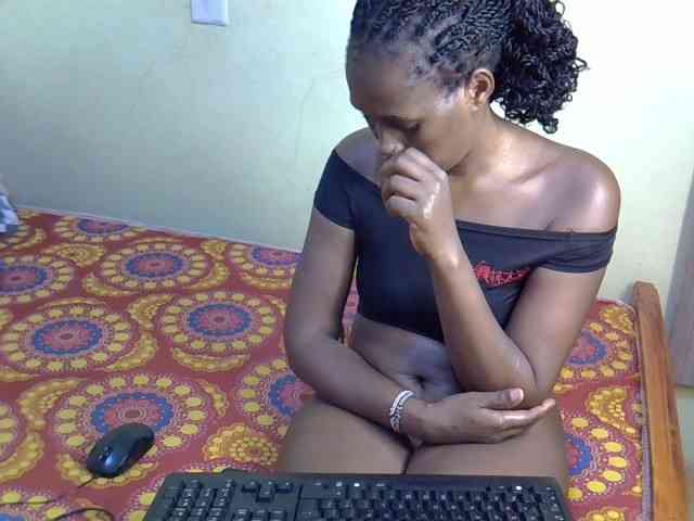 Curvy-goddessa Live Webcam on BongaCams