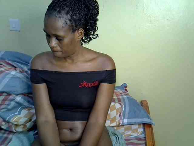 Curvy-goddessa Live Webcam on BongaCams