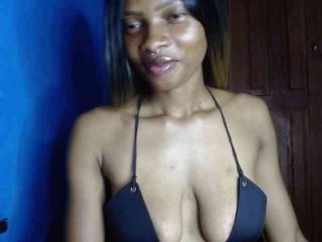 Ceecee Live Webcam on BongaCams