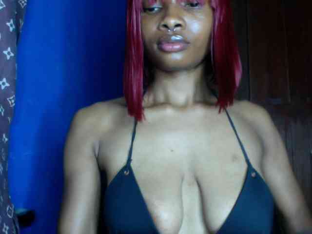 Ceecee Live Webcam on BongaCams