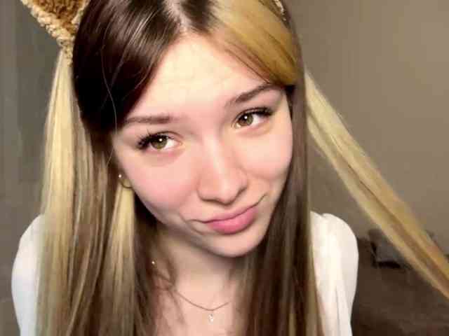 EvangelinaConney webcam