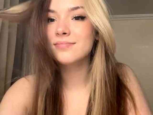 EvangelinaConney webcam