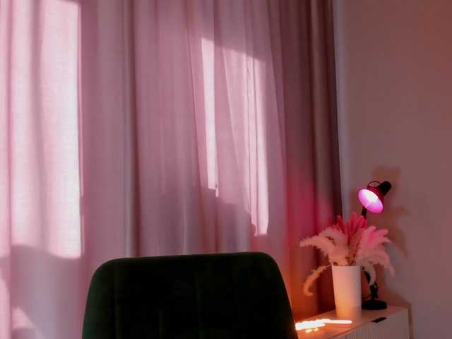 Aureliaa's BongaCams show and profile