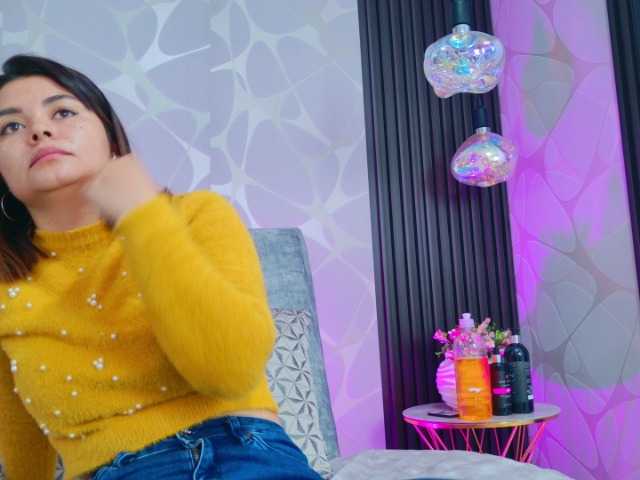 KendallChert – webcam model profile photo