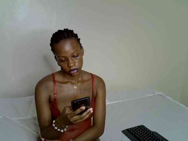 PrettyPicky Live Webcam on BongaCams