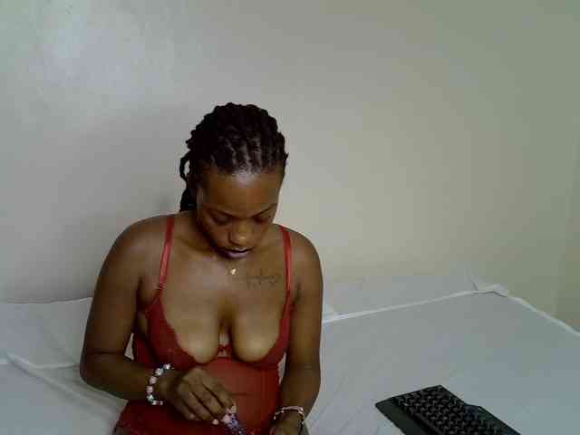 PrettyPicky Live Webcam on BongaCams