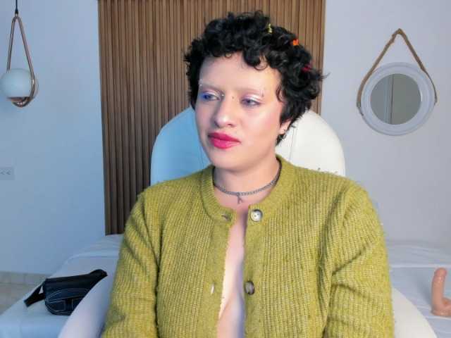 AlaskaDeluxe's BongaCams show and profile