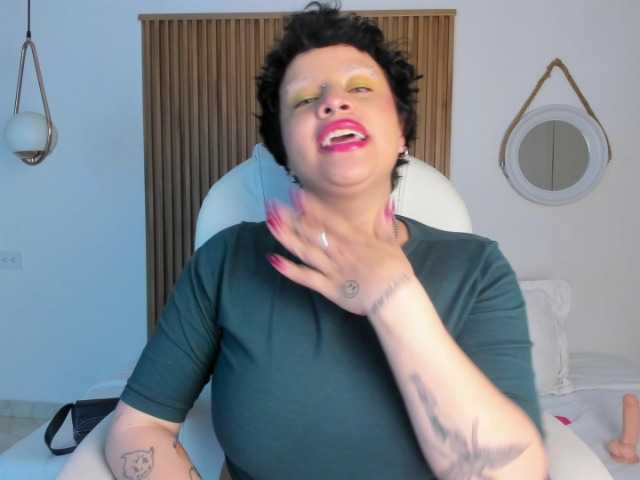 AlaskaDeluxe's BongaCams show and profile