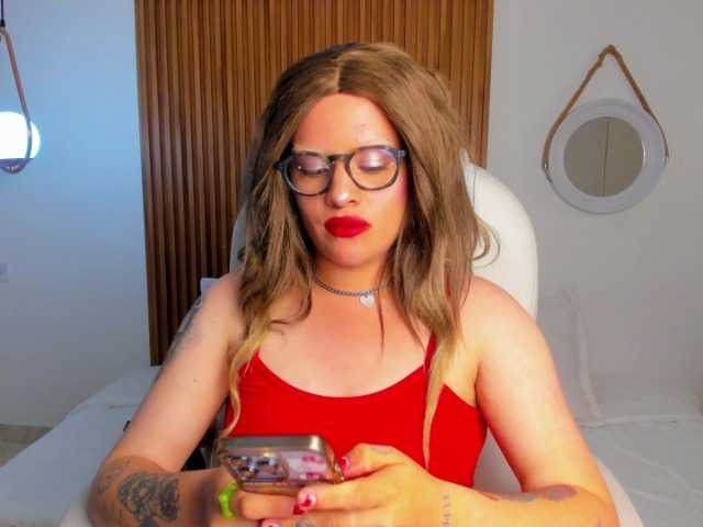 AlaskaDeluxe's BongaCams show and profile