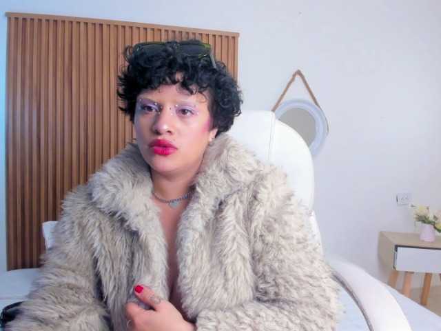 AlaskaDeluxe live cam