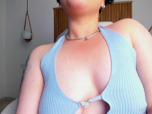 AlaskaDeluxe's BongaCams show and profile