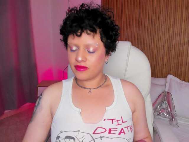 AlaskaDeluxe's BongaCams show and profile