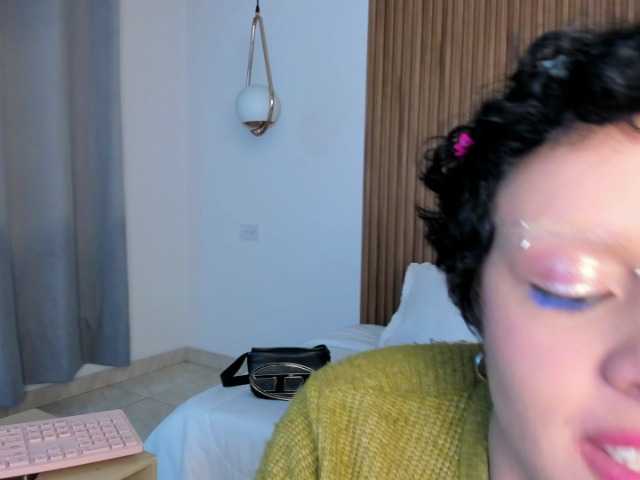 AlaskaDeluxe's BongaCams show and profile