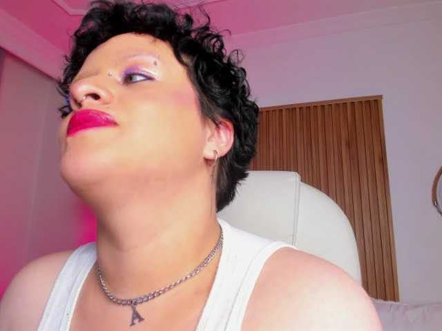 AlaskaDeluxe's BongaCams show and profile