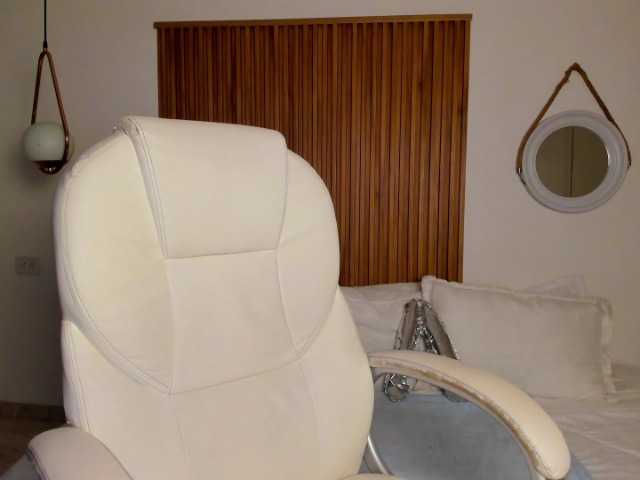 AlaskaDeluxe's BongaCams show and profile