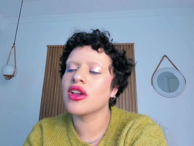 AlaskaDeluxe's BongaCams show and profile