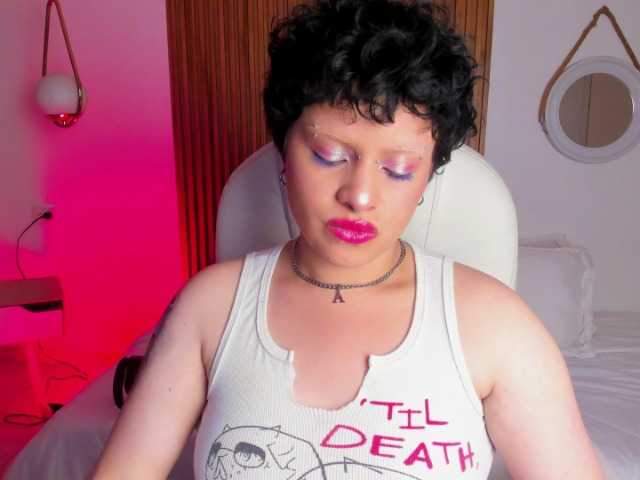 AlaskaDeluxe's BongaCams show and profile