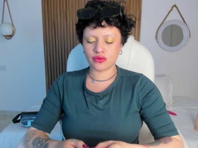 AlaskaDeluxe's BongaCams show and profile