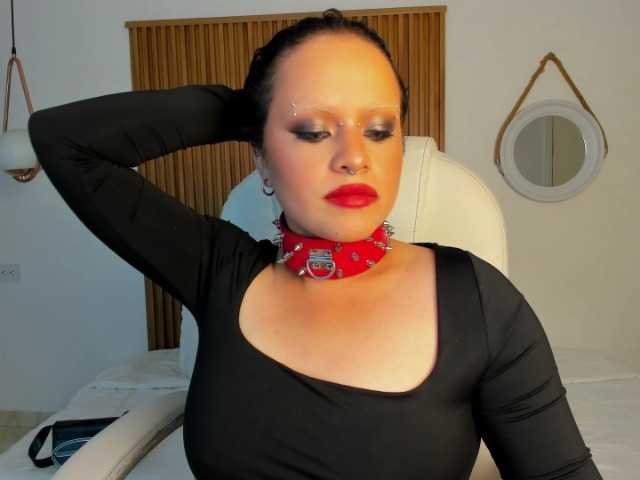 AlaskaDeluxe's BongaCams show and profile