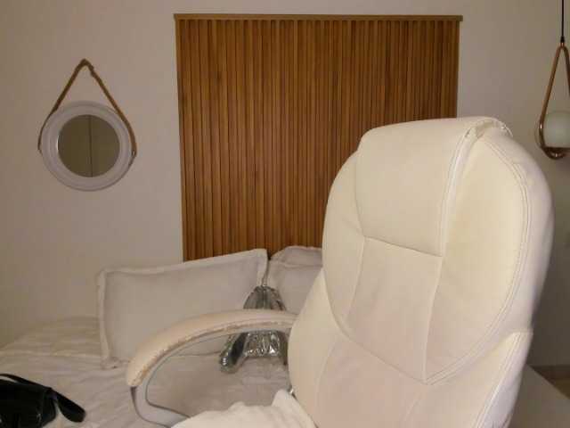 AlaskaDeluxe's BongaCams show and profile