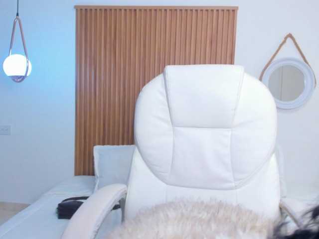 AlaskaDeluxe's BongaCams show and profile